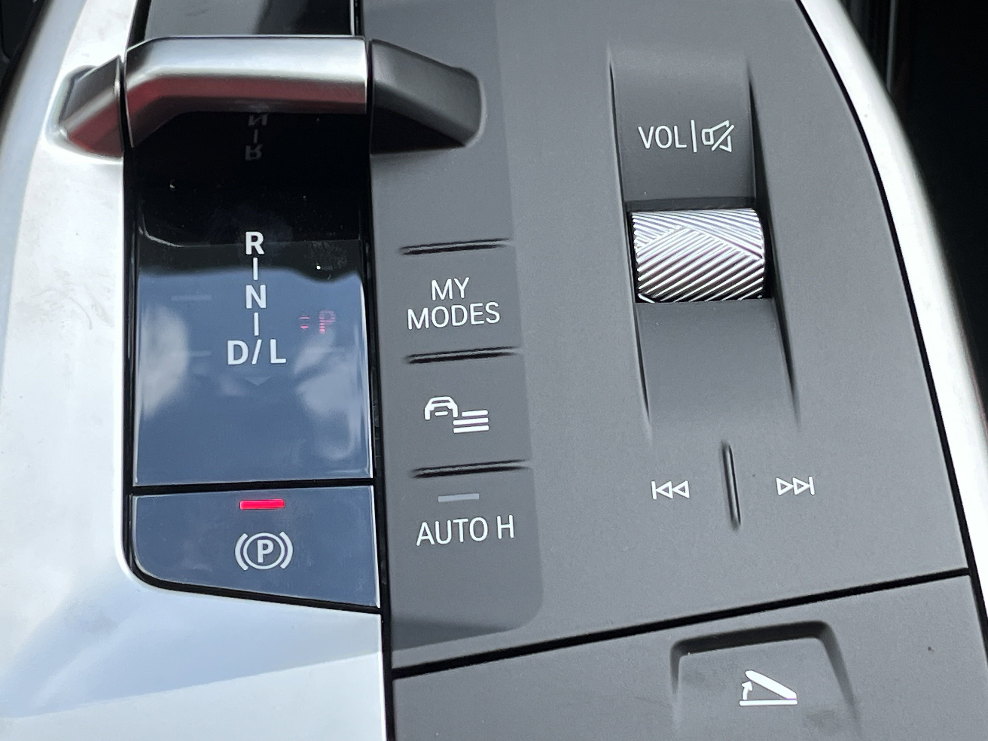 New 2025 BMW X1 xDrive28i w/ Convenience Package image 11