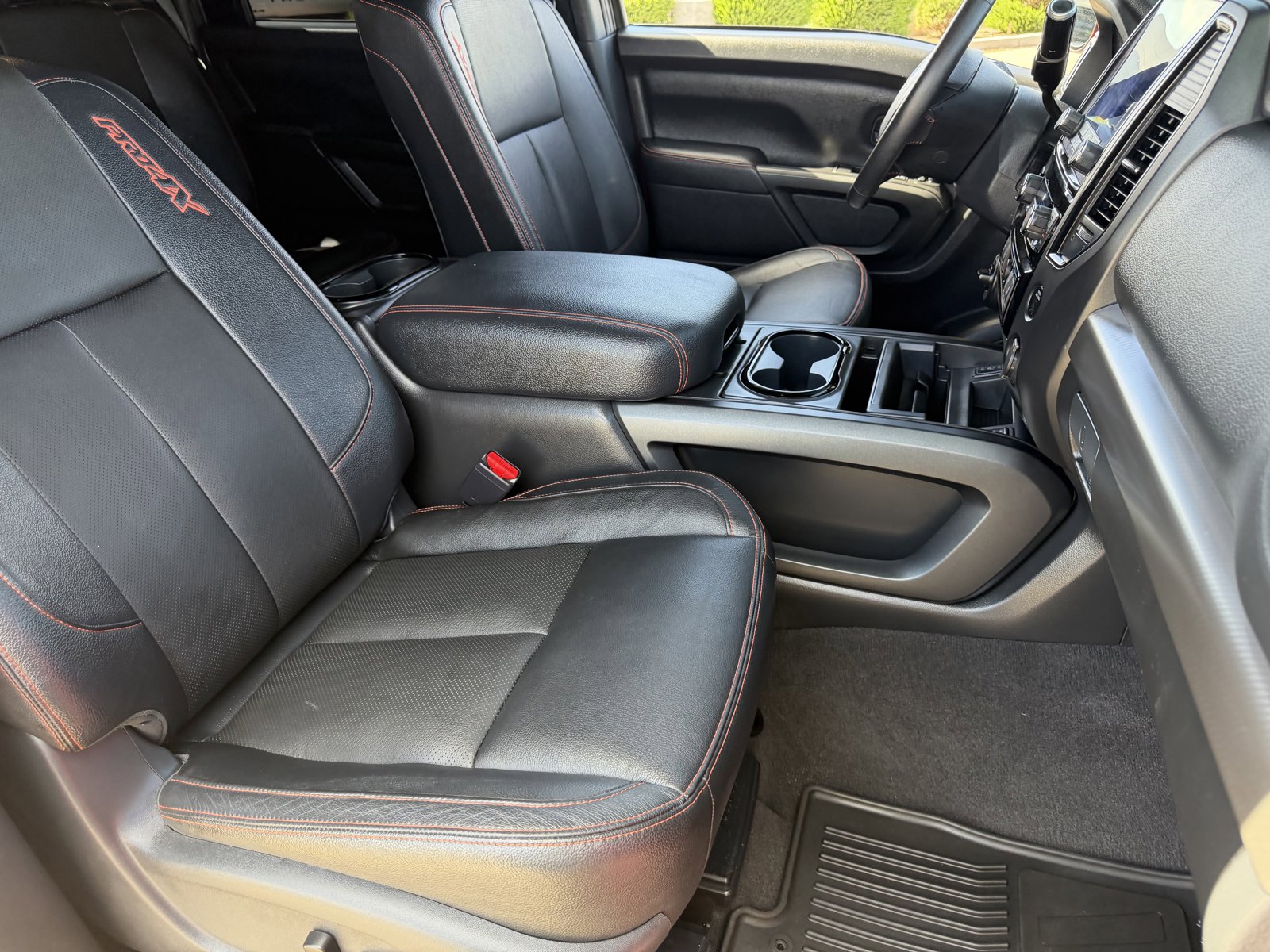 Used 2021 Nissan Titan PRO-4X w/ Pro-4x Convenience Package image 10