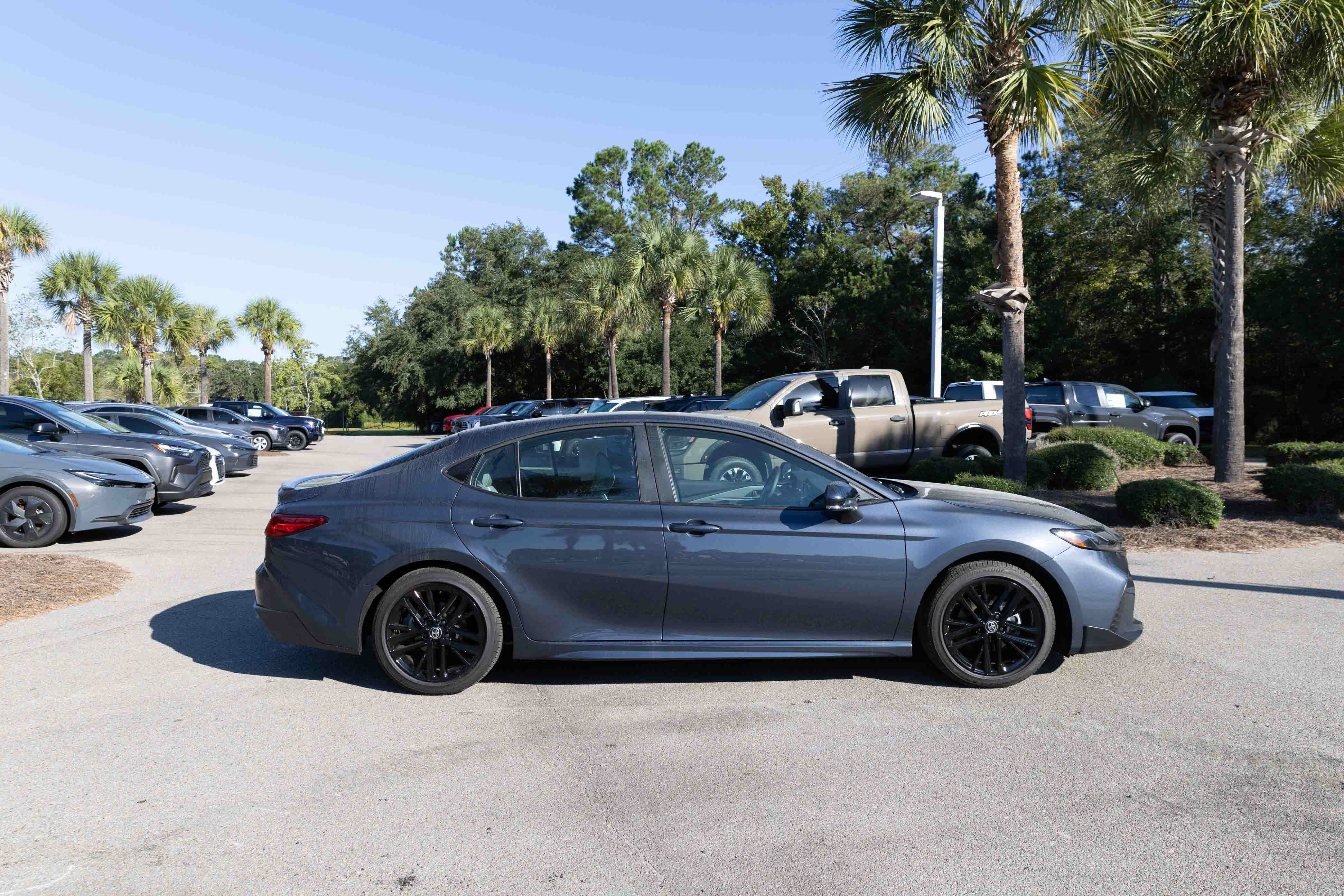 Used 2026 Toyota Camry SE w/ Convenience Package FWD image 5