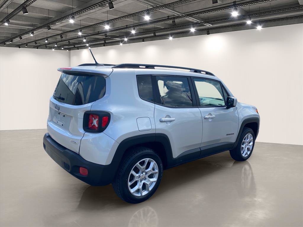 Used 2017 Jeep Renegade Latitude w/ Popular Equipment Group AWD/4WD image 7