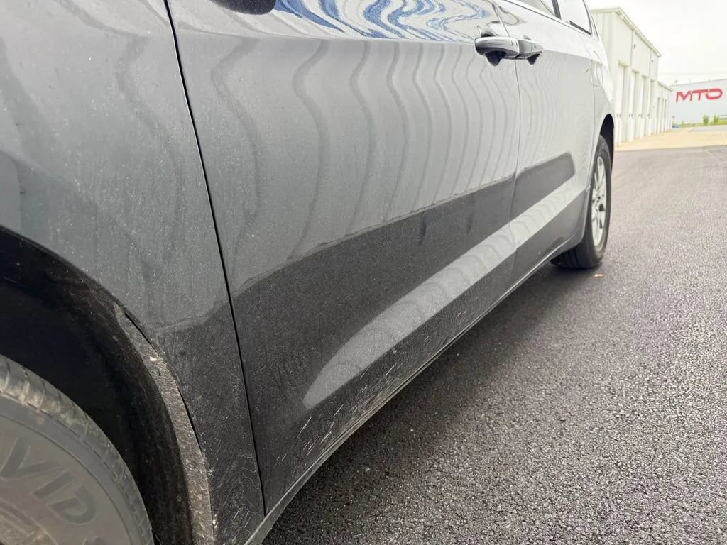 Used 2021 Chrysler Pacifica Touring w/ Cold Weather Group FWD image 5