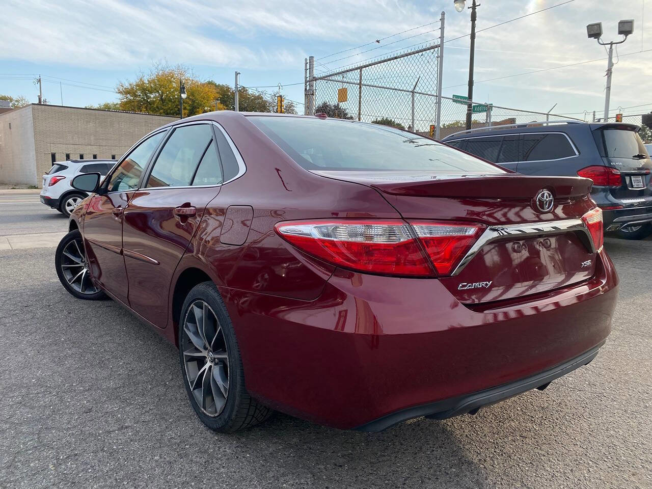 Used 2015 Toyota Camry XSE image 31