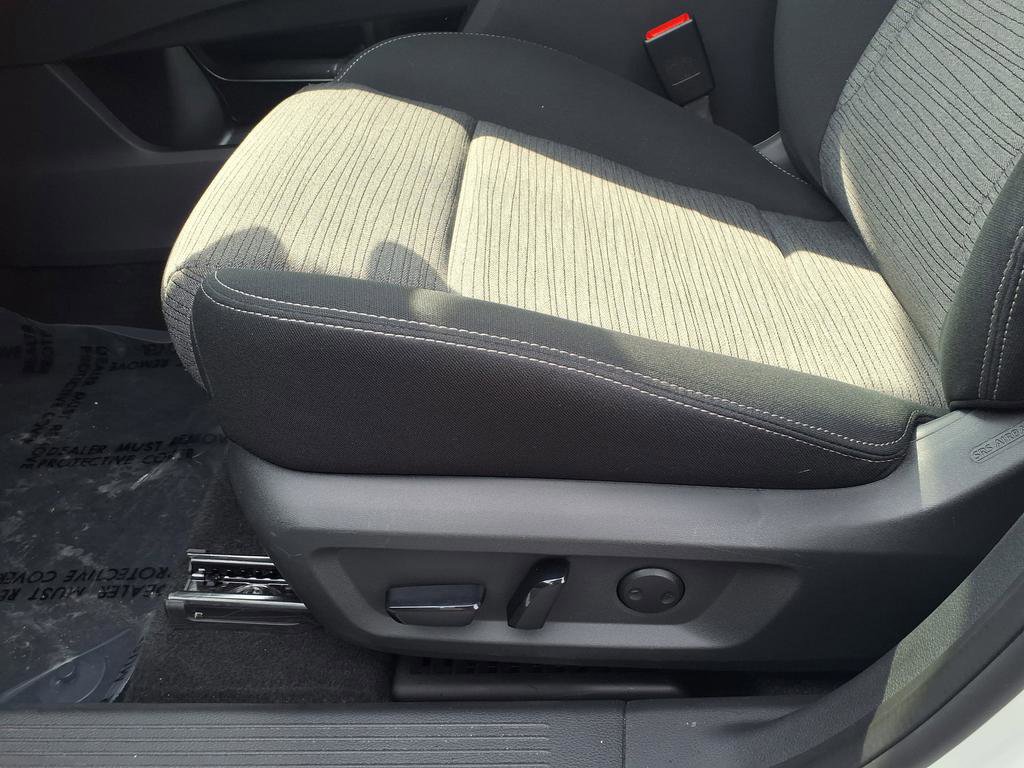 Used 2023 Nissan Rogue SV image 37