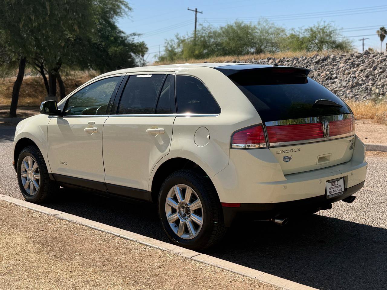 Used 2007 Lincoln MKX AWD image 3