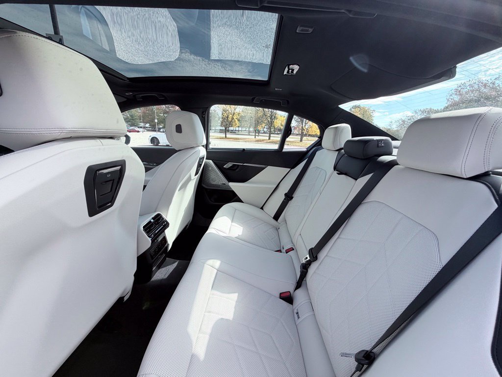 New 2027 BMW 540i xDrive w/ M Sport Package AWD/4WD image 24