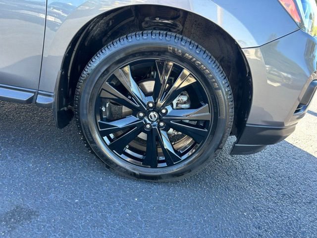 Used 2018 Nissan Pathfinder SL w/ Midnight Edition Package image 8