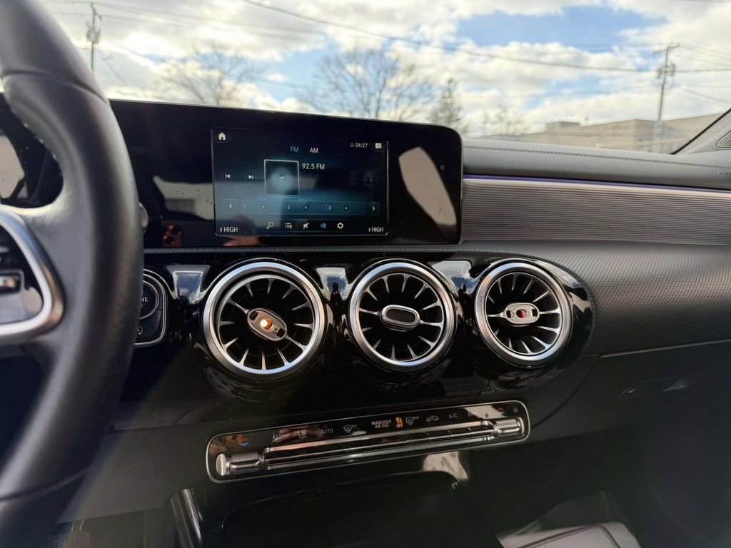 Used 2020 Mercedes-Benz CLA 250 image 41