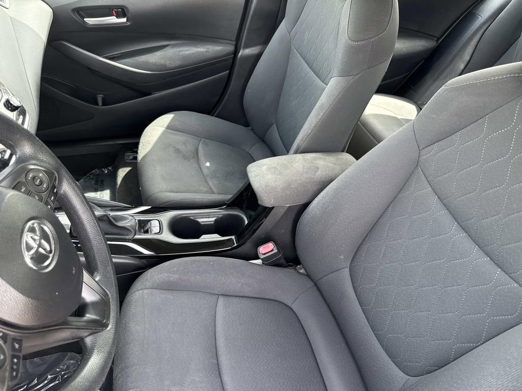 Used 2021 Toyota Corolla LE image 16