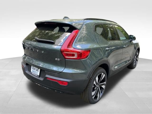New 2026 Volvo XC40 B5 Plus w/ Climate Package AWD/4WD image 7