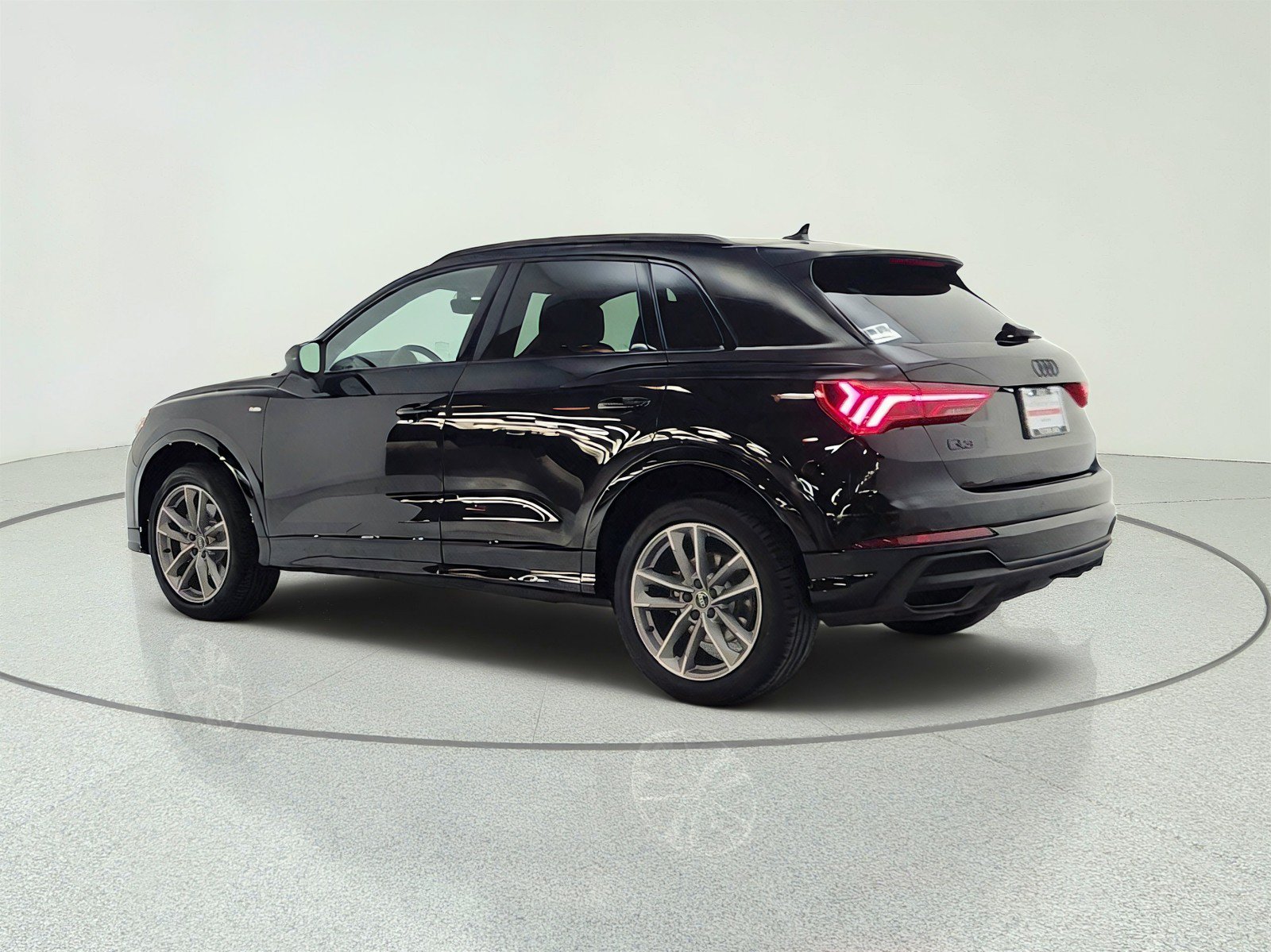 Used 2025 Audi Q3 2.0T Premium w/ Convenience Package AWD/4WD image 7