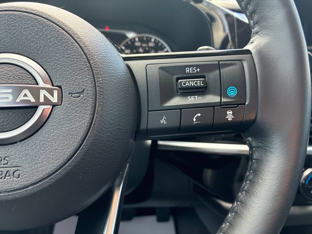 Used 2023 Nissan Pathfinder SL AWD/4WD image 24