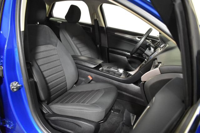 Used 2020 Ford Fusion SE FWD image 34