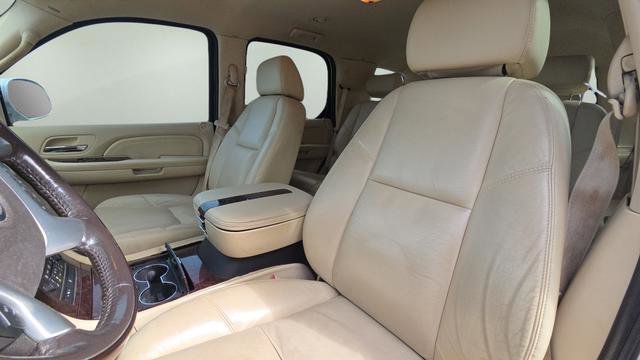 Used 2007 Cadillac Escalade 2WD w/ Climate Package image 26