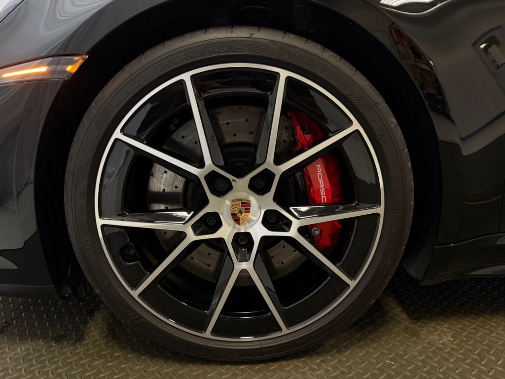 Used 2025 Porsche 911 Targa 4 GTS AWD/4WD image 46
