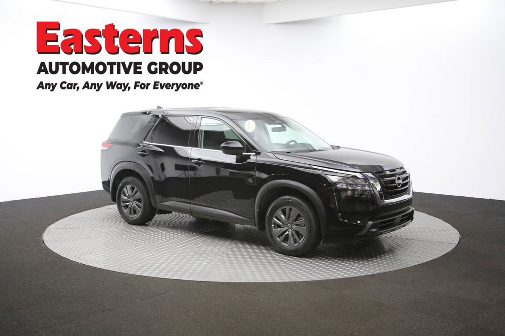 Used 2024 Nissan Pathfinder S image 49