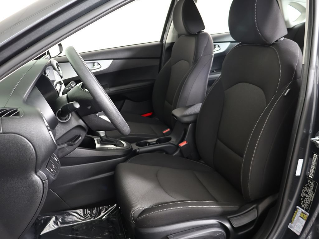 Certified 2024 Kia Forte LXS w/ LXS Technology Package FWD image 27