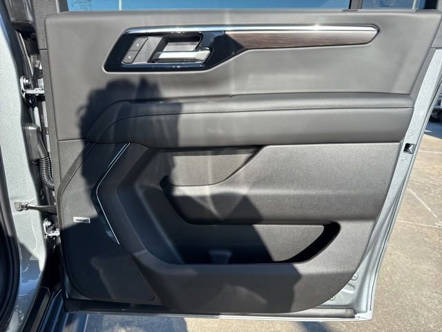 New 2026 Chevrolet Suburban LT w/ Comfort Package image 12