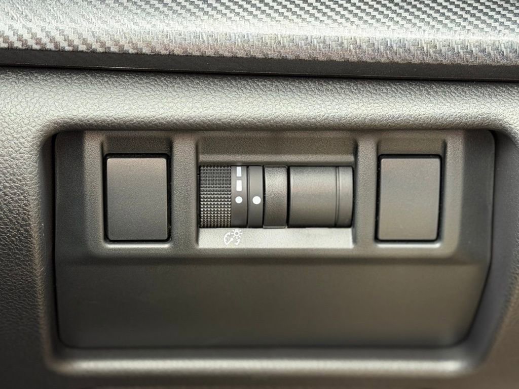 Used 2025 Subaru Crosstrek 2.5i Limited image 21