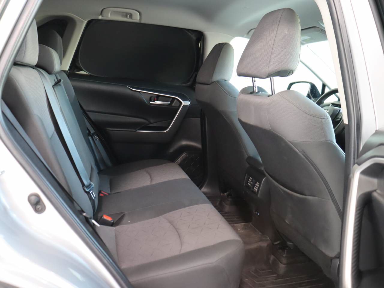 Used 2023 Toyota RAV4 XLE AWD/4WD image 17