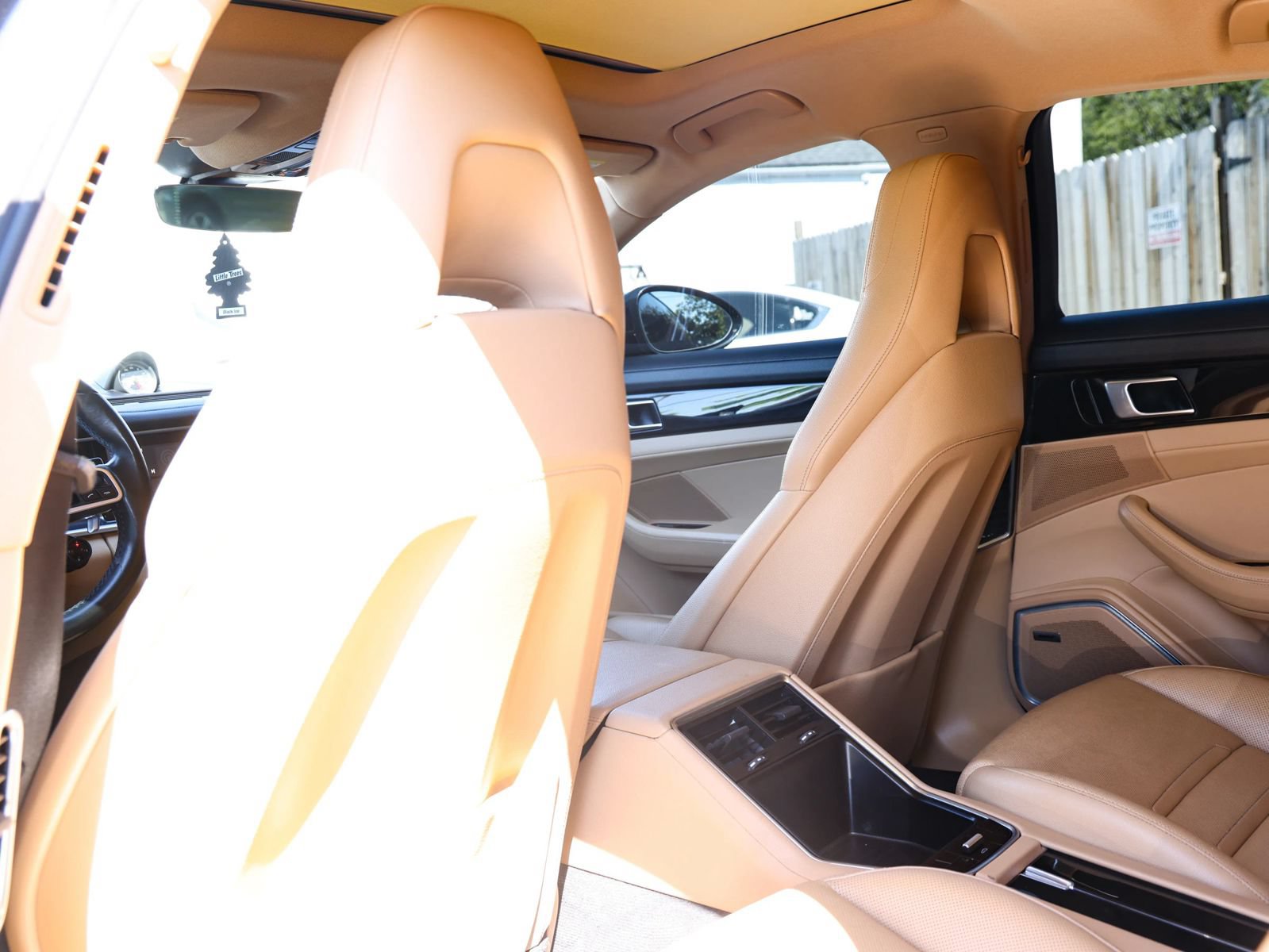 Used 2017 Porsche Panamera 4 w/ Premium Package AWD/4WD image 26