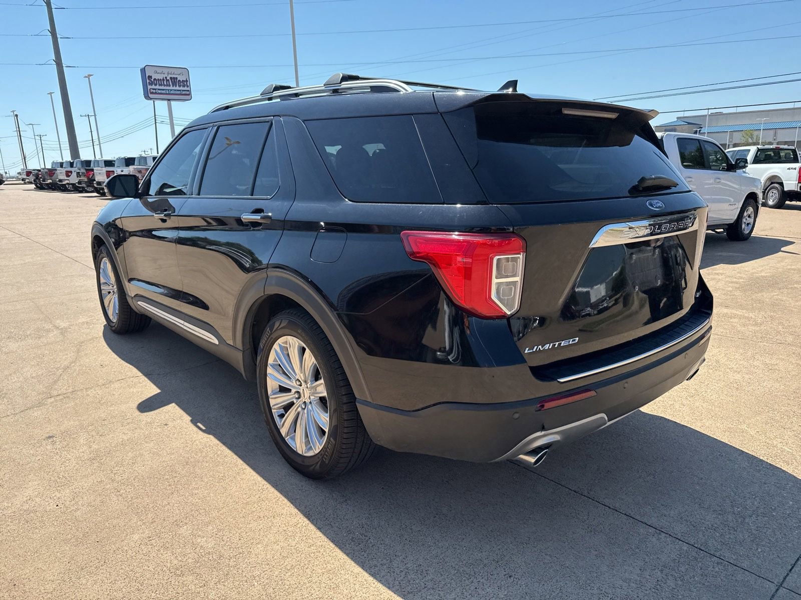 Used 2020 Ford Explorer Limited RWD image 5