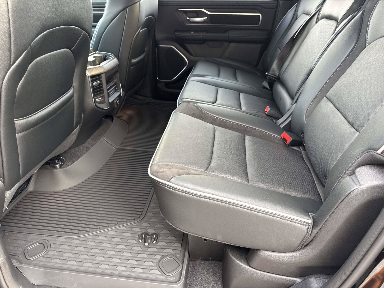 New 2027 RAM 1500 Laramie w/ Night Edition AWD/4WD image 17