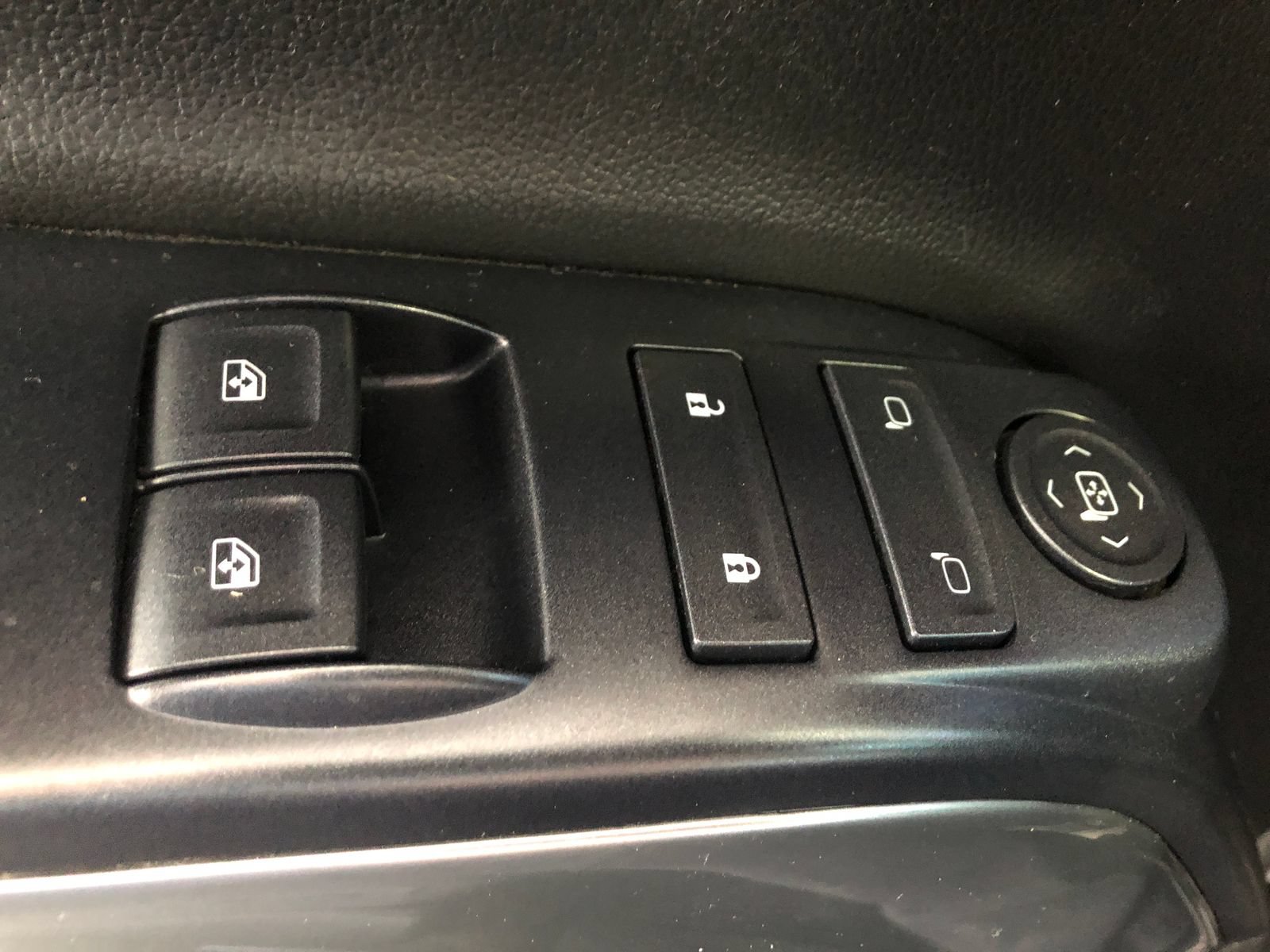 Used 2017 Chevrolet Silverado 1500 LT w/ LT Convenience Package AWD/4WD image 28