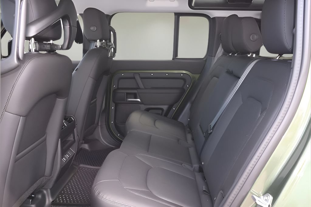 Used 2026 Land Rover Defender 110 S AWD/4WD image 12
