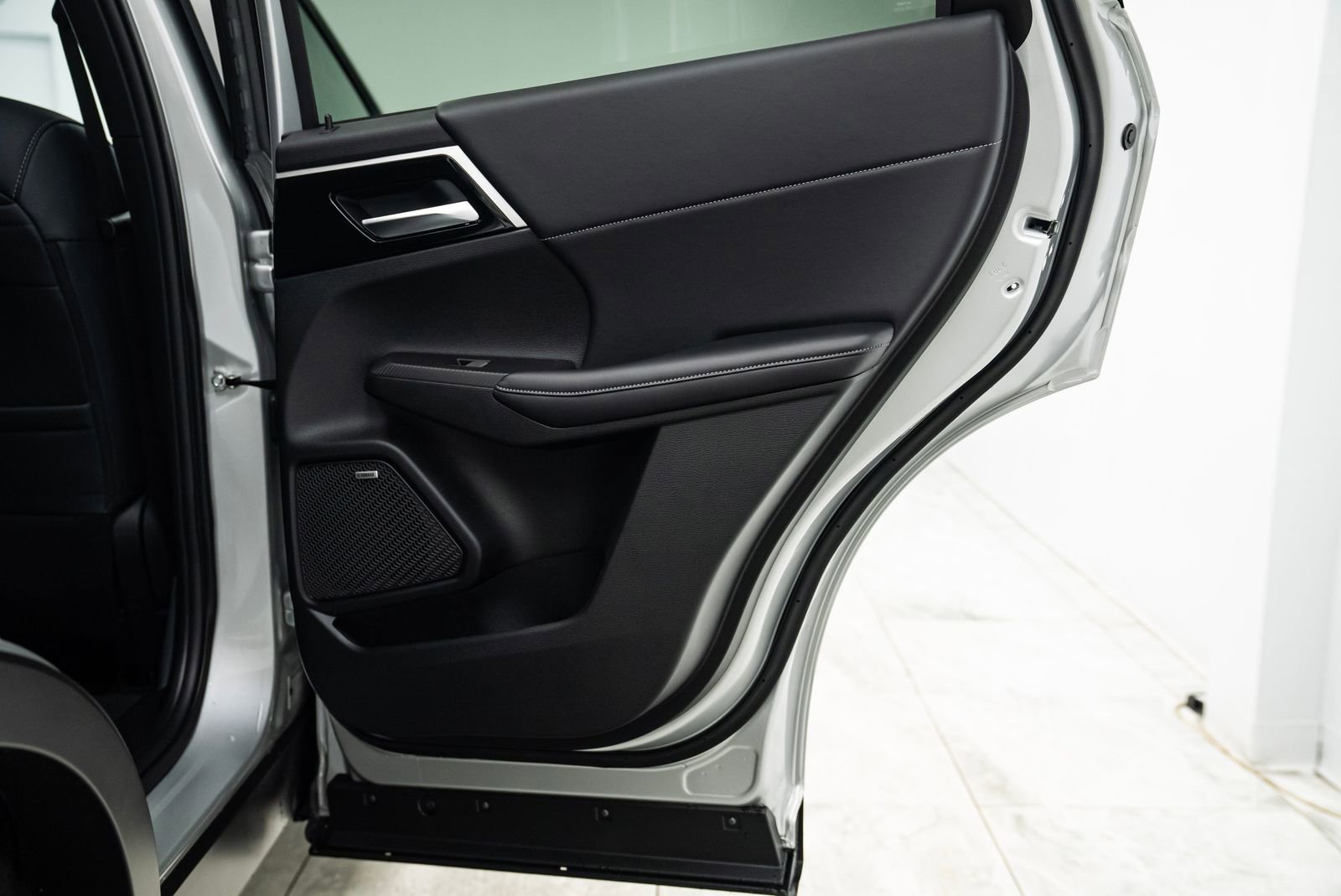 Used 2025 Mitsubishi Outlander SE image 21