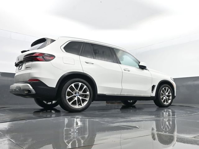 Used 2024 BMW X5 xDrive50e image 31