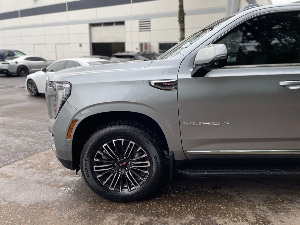 Used 2025 GMC Yukon Elevation image 8