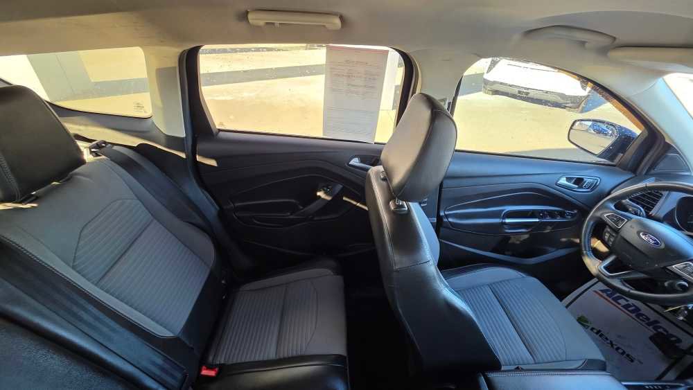 Used 2018 Ford Escape SE w/ SE Sport Appearance Package image 20