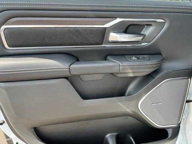 New 2026 RAM 1500 Laramie AWD/4WD image 15