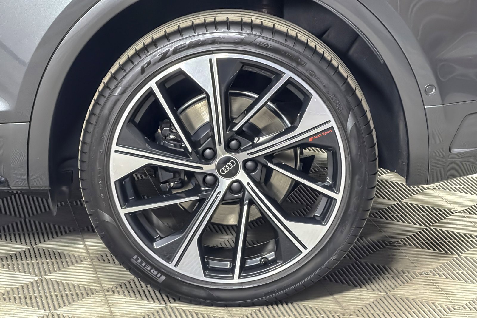 Used 2023 Audi SQ5 Prestige w/ Prestige Package image 26