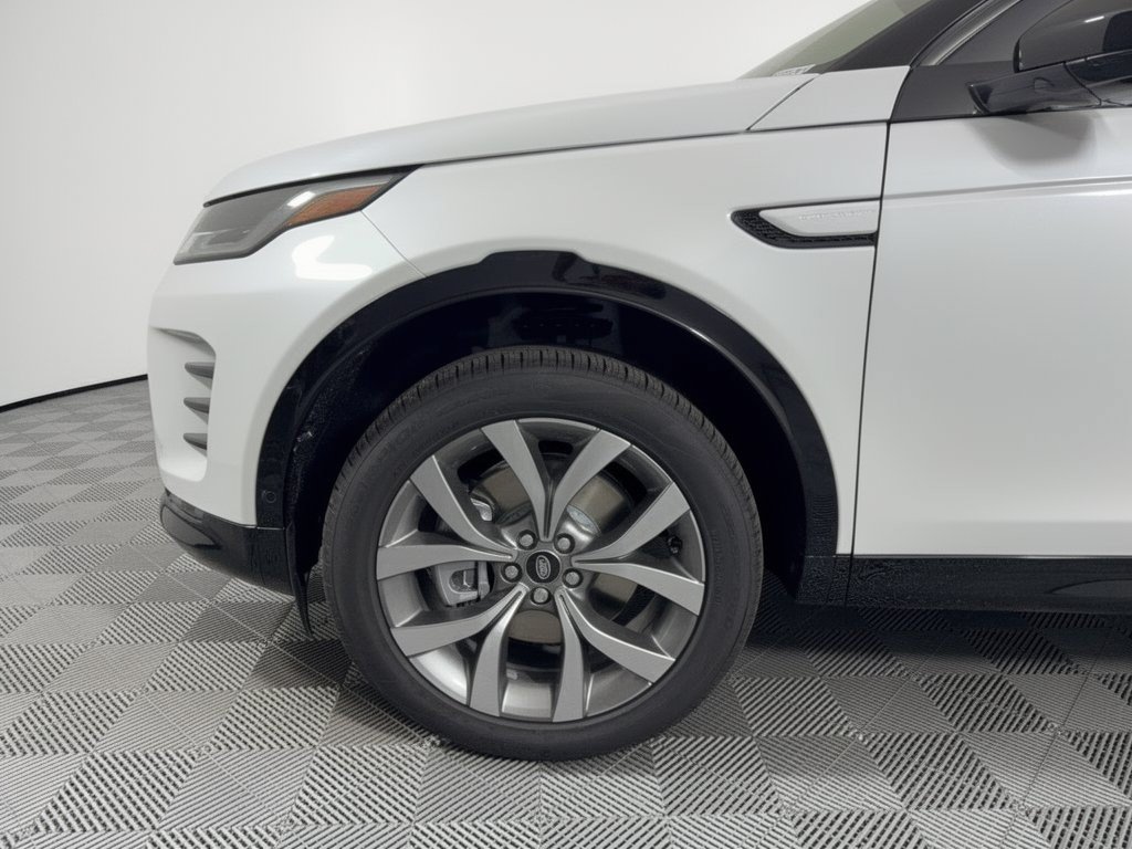 New 2026 Land Rover Discovery Sport Landmark AWD/4WD image 13