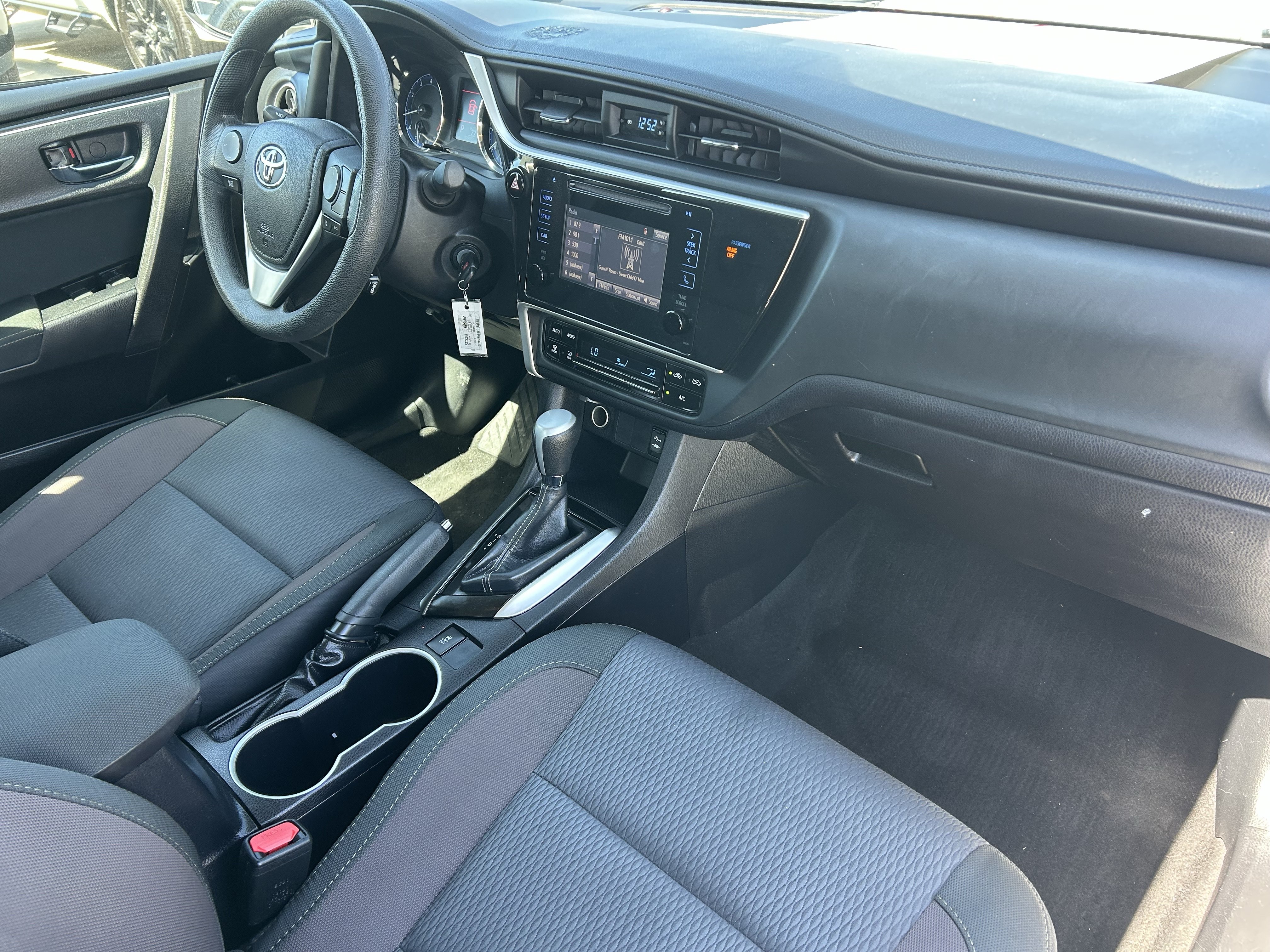 Certified 2019 Toyota Corolla LE FWD image 9
