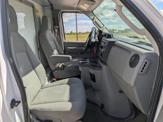 Used 2023 Ford E-450 and Econoline 450 Super Duty RWD image 16
