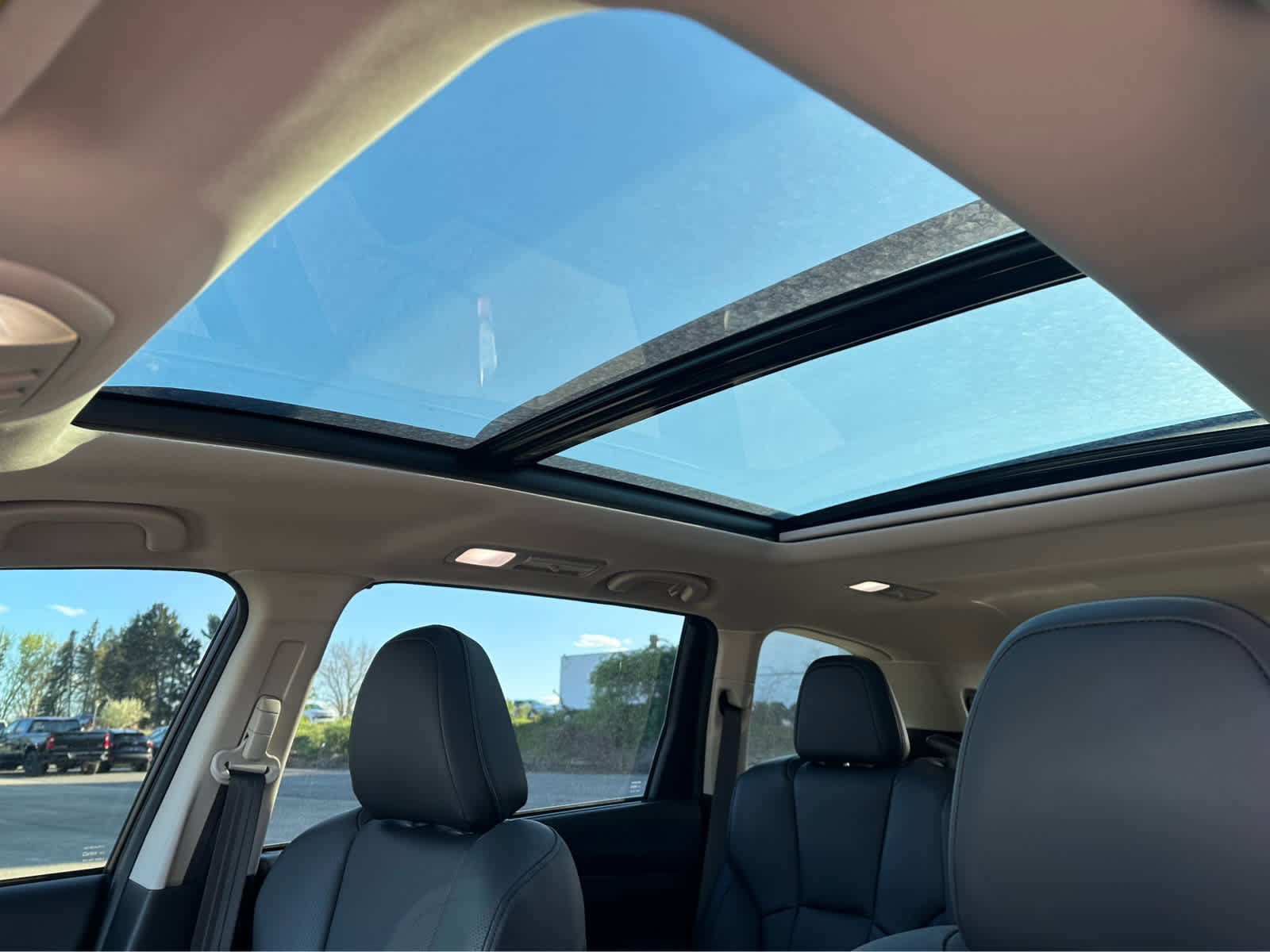 Used 2025 Subaru Ascent Bronze Edition w/ Onyx Package image 9