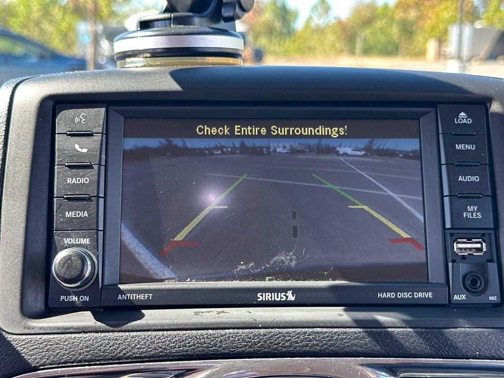 Used 2014 Chrysler Town & Country Touring FWD image 28