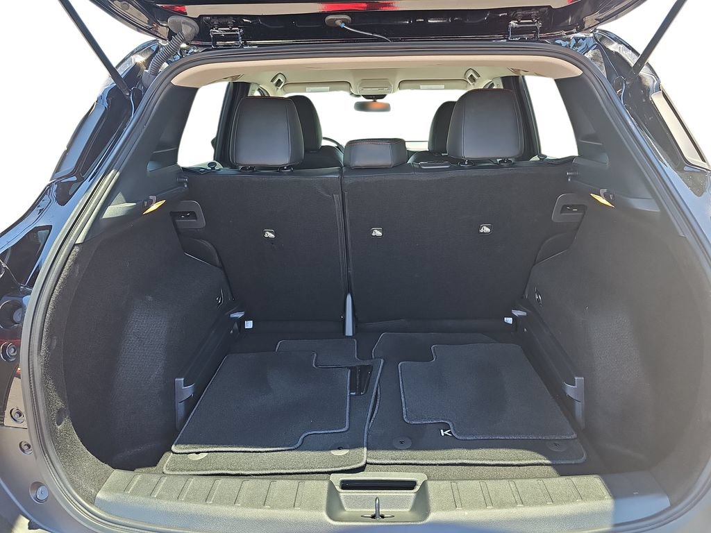 Used 2025 Nissan Kicks SR FWD image 28