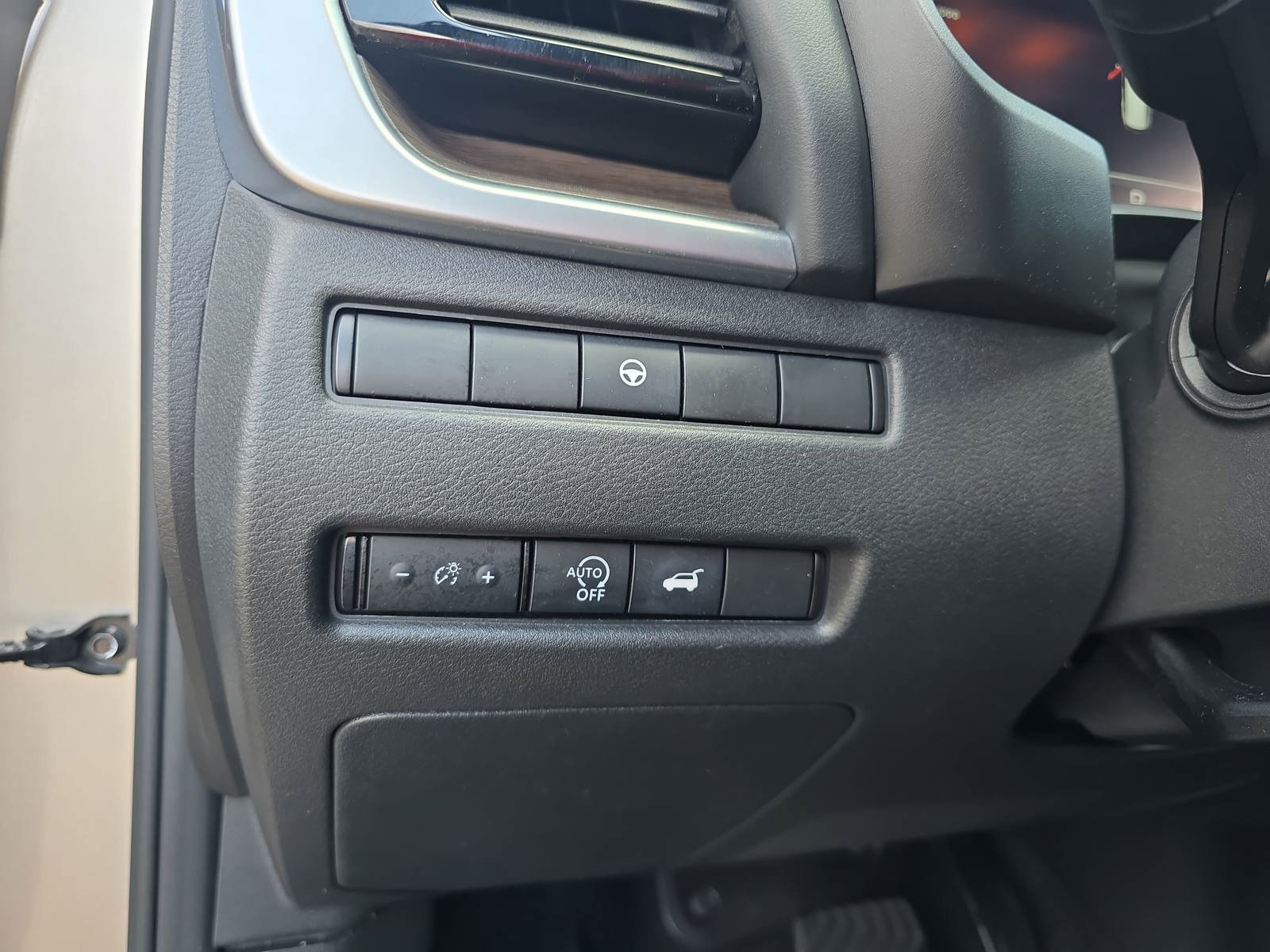 Used 2024 Nissan Rogue Platinum image 27