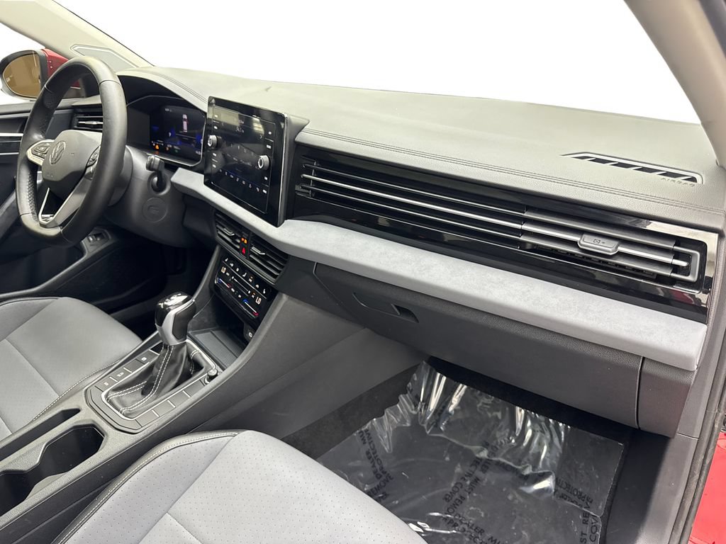 Used 2025 Volkswagen Jetta SE FWD image 51