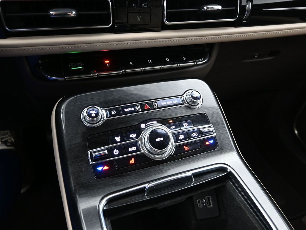 Used 2021 Lincoln Nautilus FWD w/ Equipment Group 101A image 19