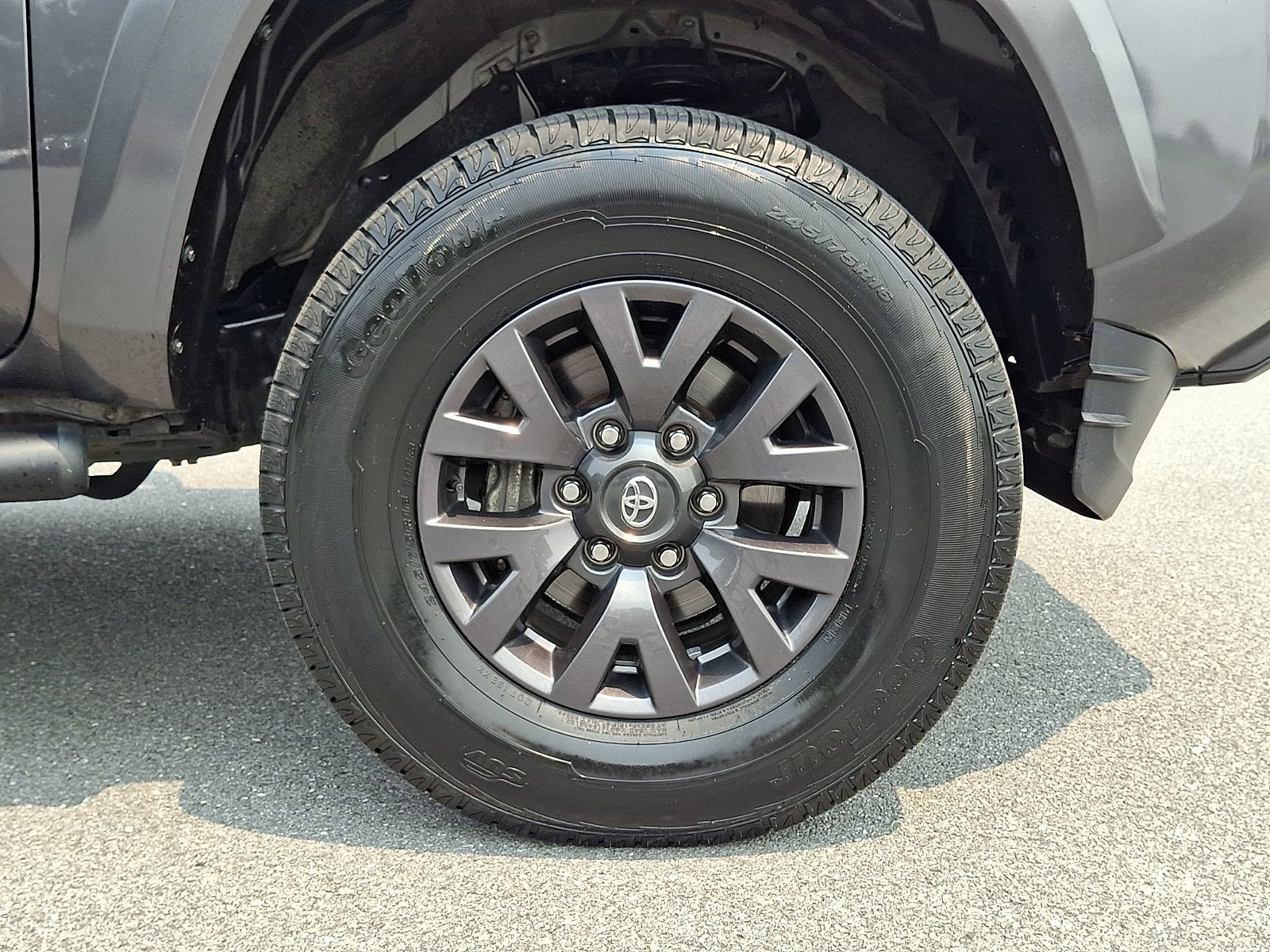 Certified 2023 Toyota Tacoma SR5 AWD/4WD image 9