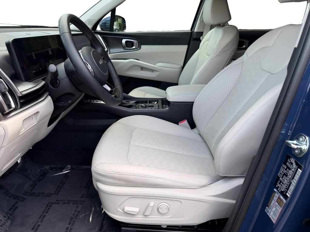 Used 2025 Kia Sorento S AWD/4WD image 16