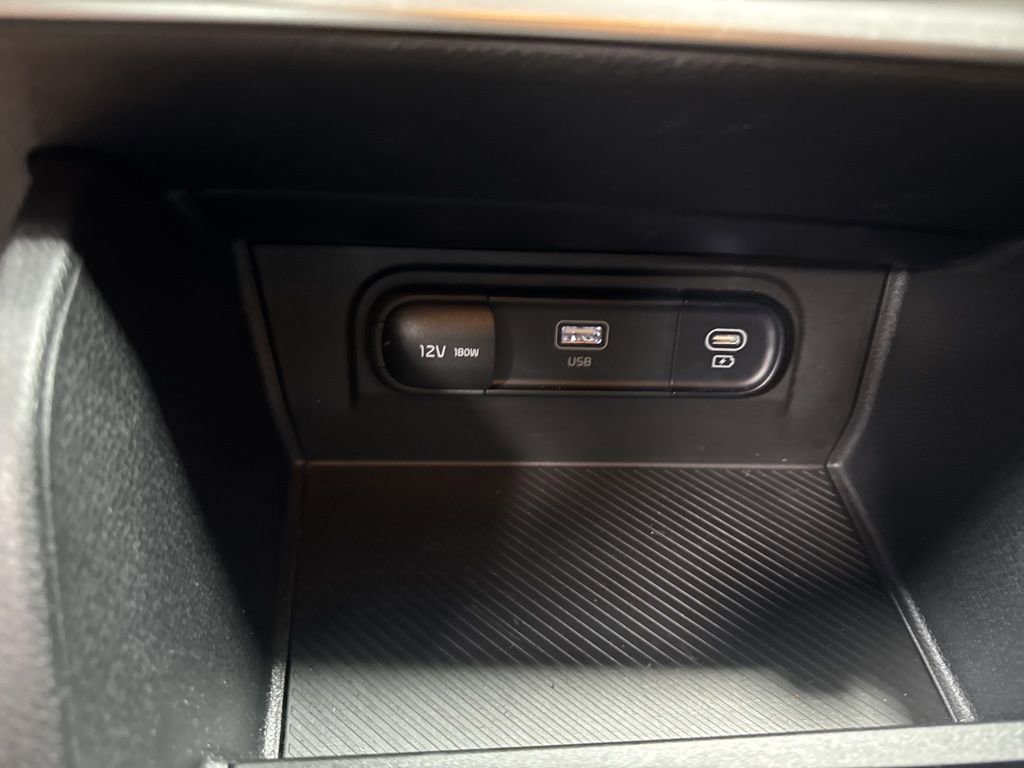 Used 2025 Kia Sportage LX image 27