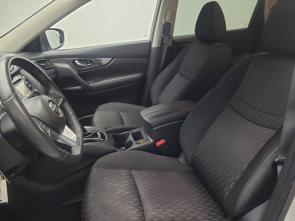 Used 2017 Nissan Rogue SV image 17