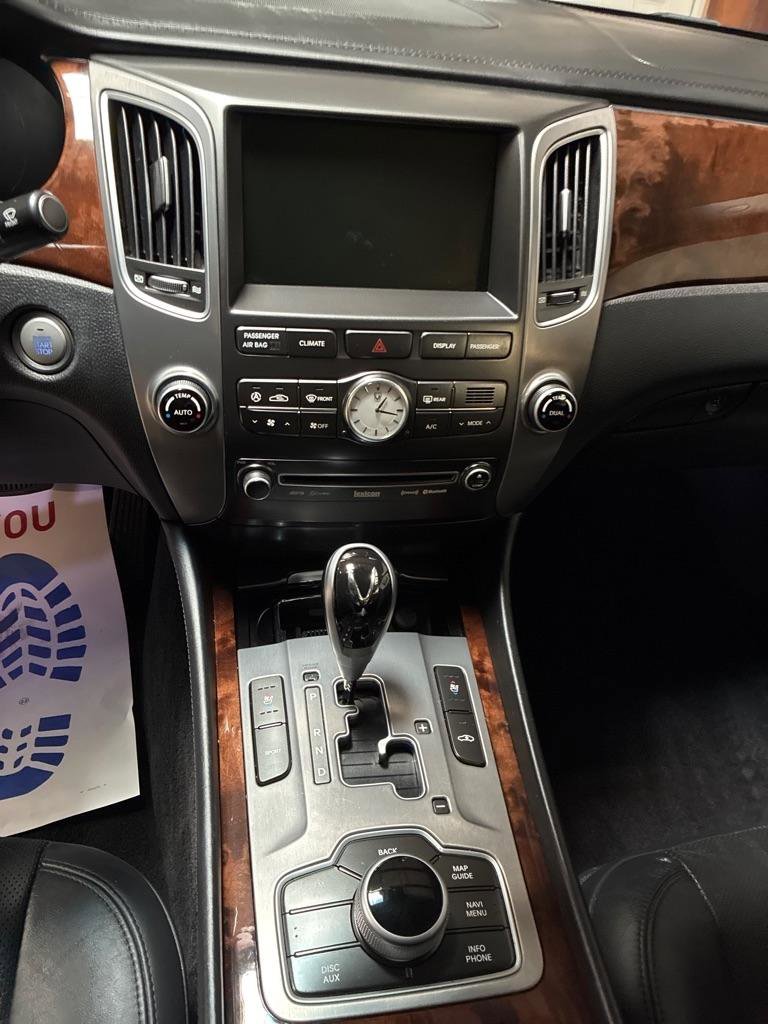 Used 2012 Hyundai Equus Signature image 17