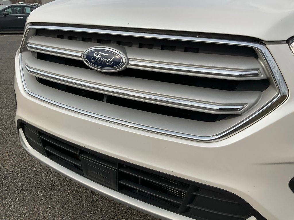 Used 2019 Ford Escape SEL image 4