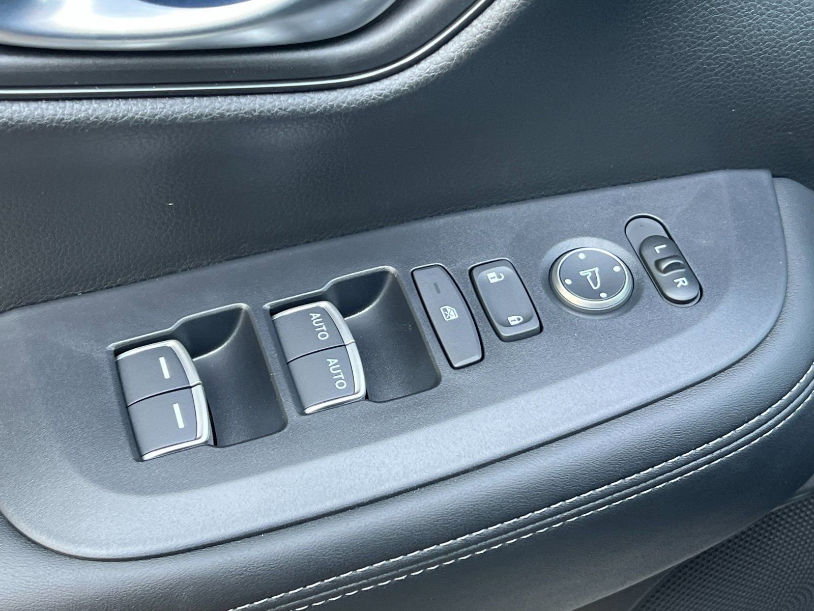 New 2026 Honda HR-V EX-L image 12